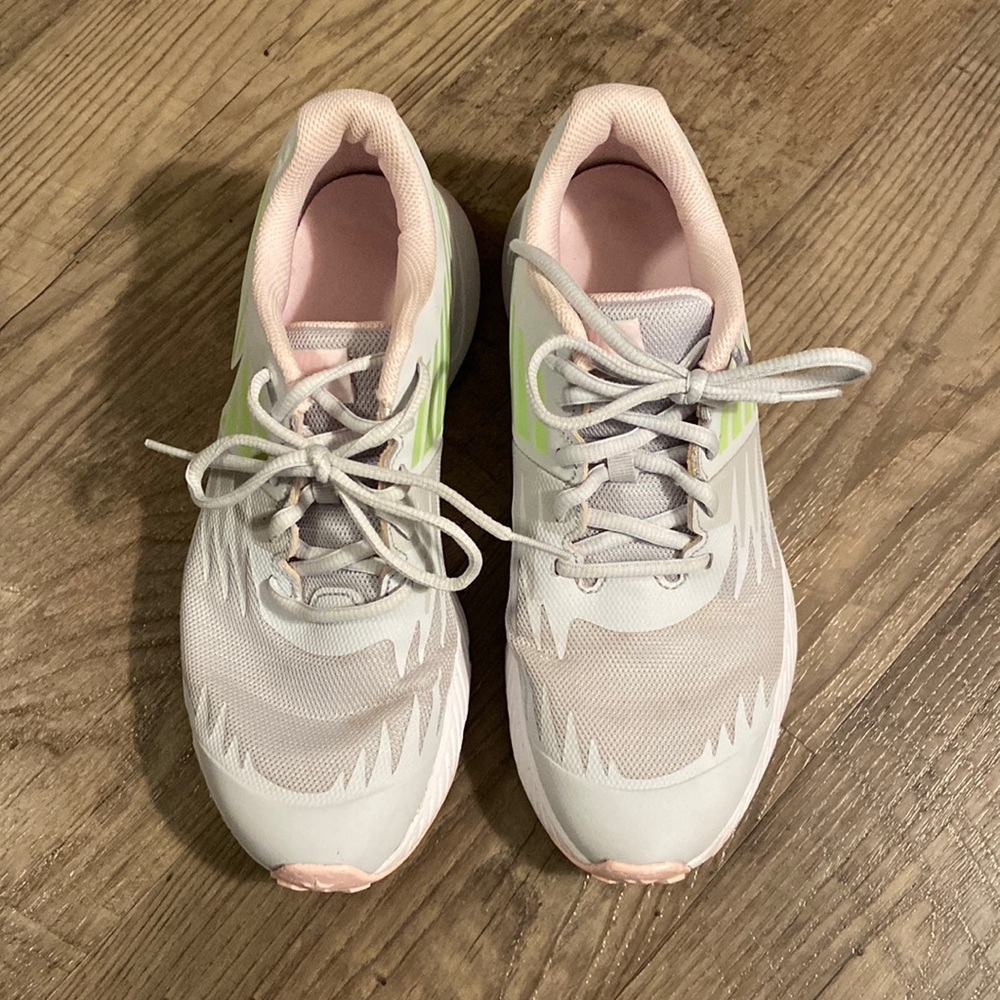 Nike sneakers, youth 7, fits women’s 8, only worn a few times
